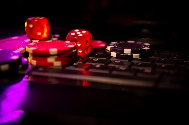Meja kartu digital untuk dewasa
